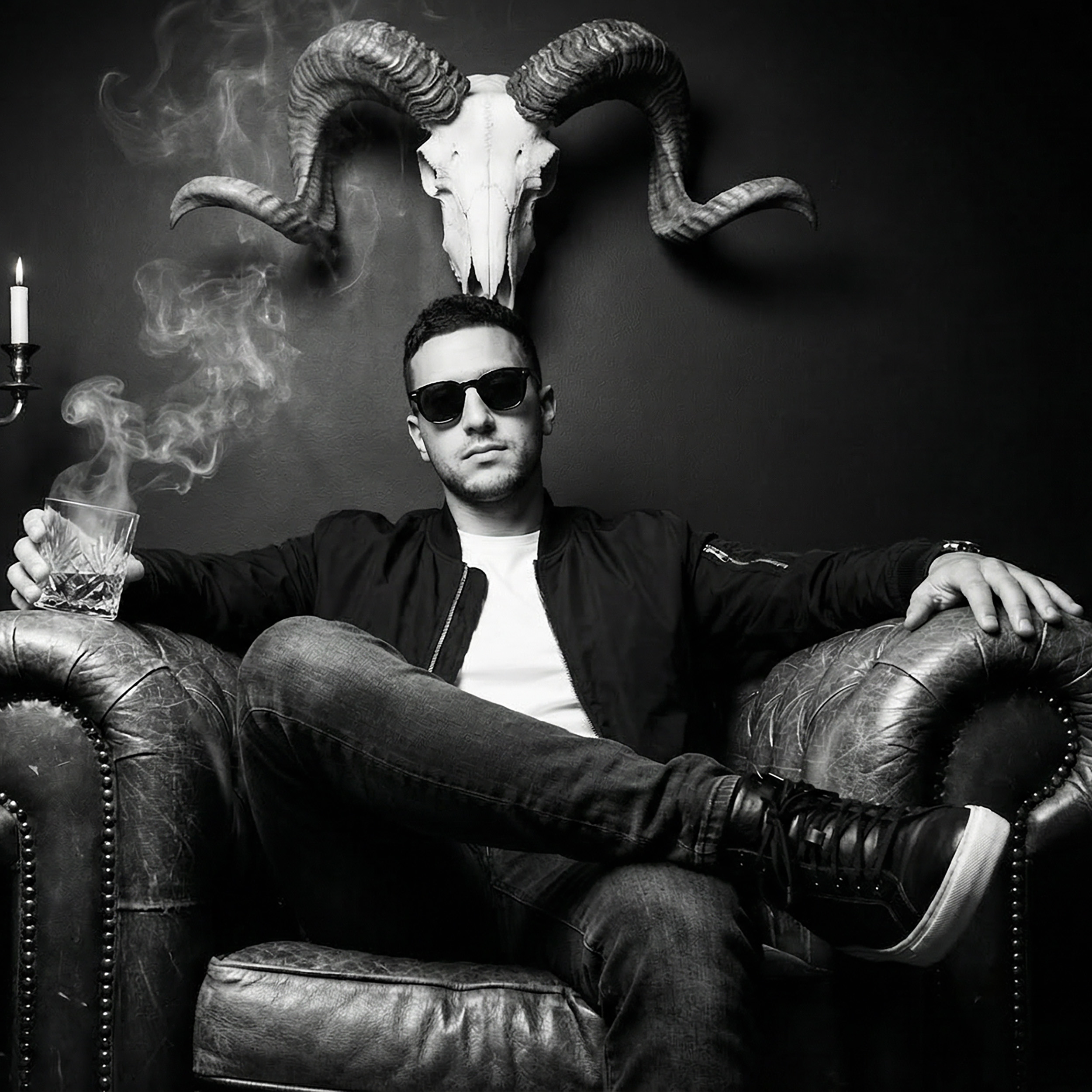 Seconds Between Artist Bild